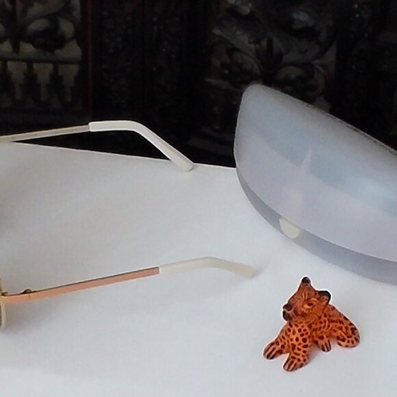 Womens Tommy Hilfiger Sunglasses - Picture 4 of 6